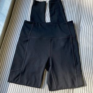 NWOT Victoria’s Secret Athletic leggings with side pockets Small